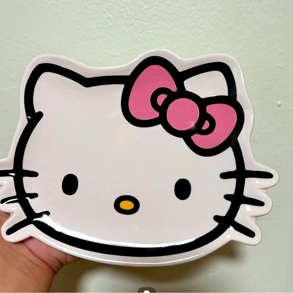 HELLO KITTY SHAPE PLATE (Hard to find)